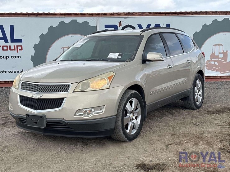 2010-chevrolet-traverse-image-1