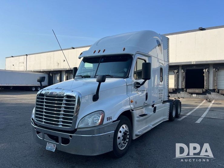 2016-freightliner-tr-125-semi-(ls0419,-unit-884)-image-1