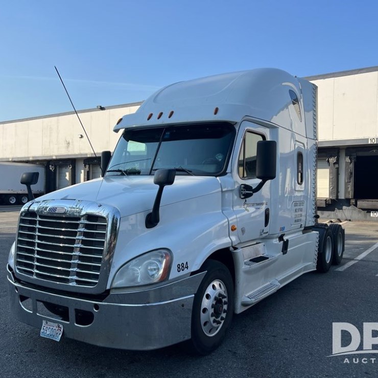 2016 Freightliner TR 125 Semi (LS0419, Unit 884)