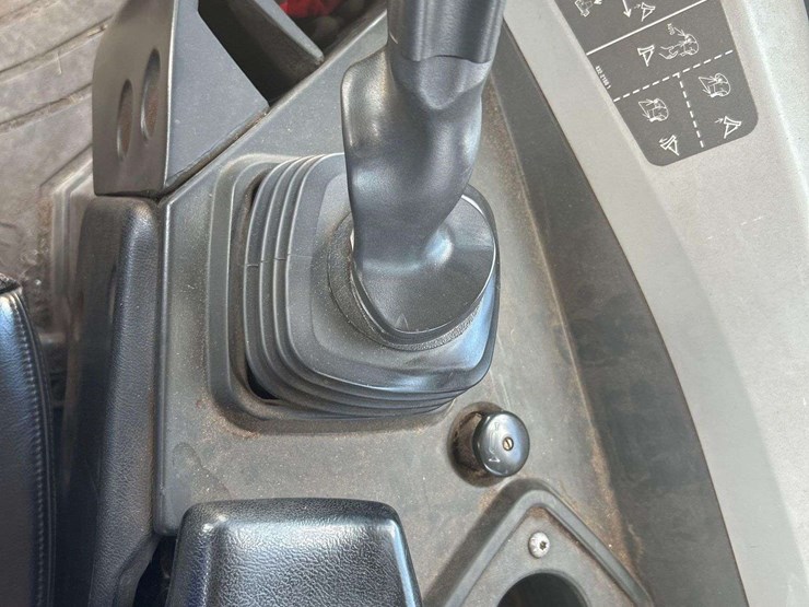 2017-caterpillar-d6t-lgp-image-23