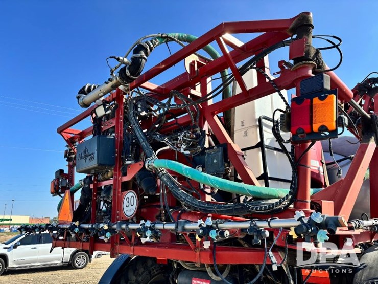 2015-case-ih-patriot-4440-image-85