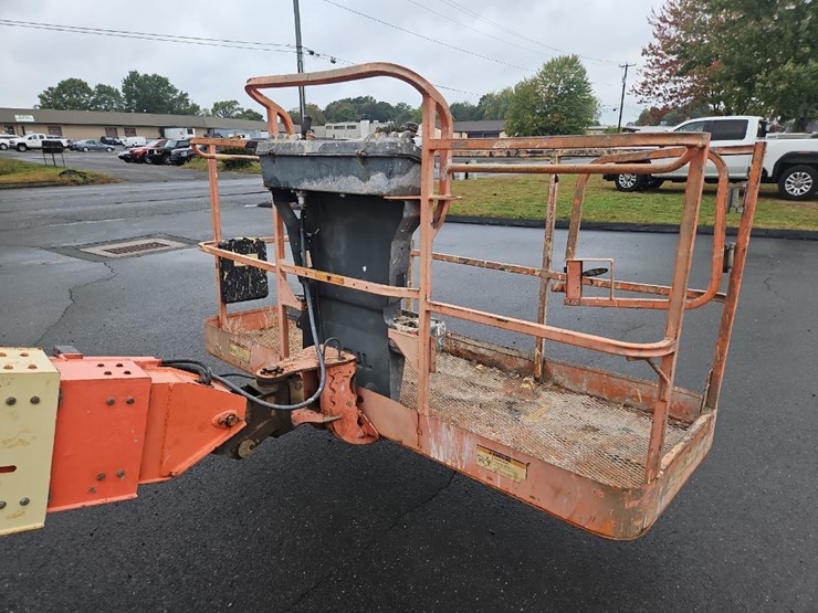 2006-jlg-600s-image-10