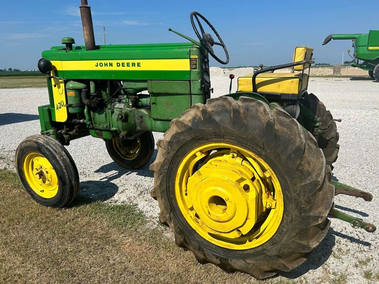 1958-john-deere-420s-image-3