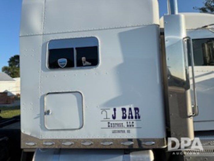 2013-peterbilt-389-truck-(jm627)-image-102