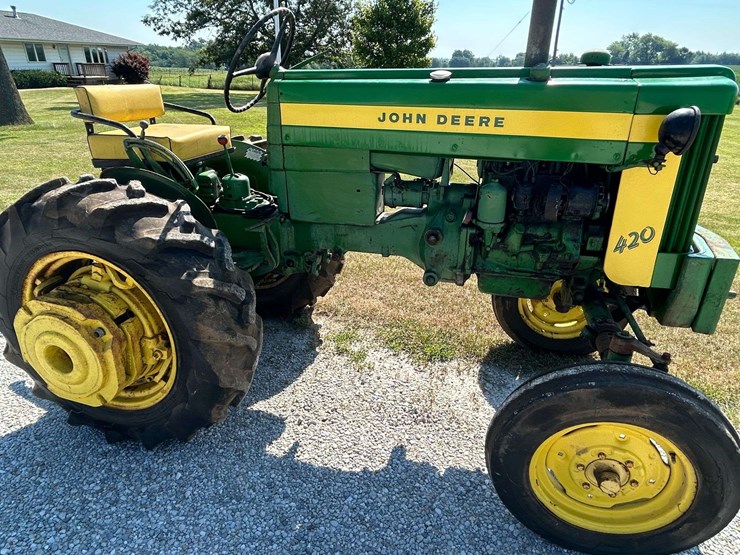 1958-john-deere-420s-image-2