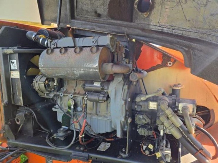 2004-jlg-600aj-image-15