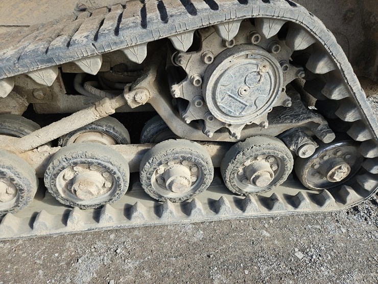 2011-caterpillar-257b3-image-10