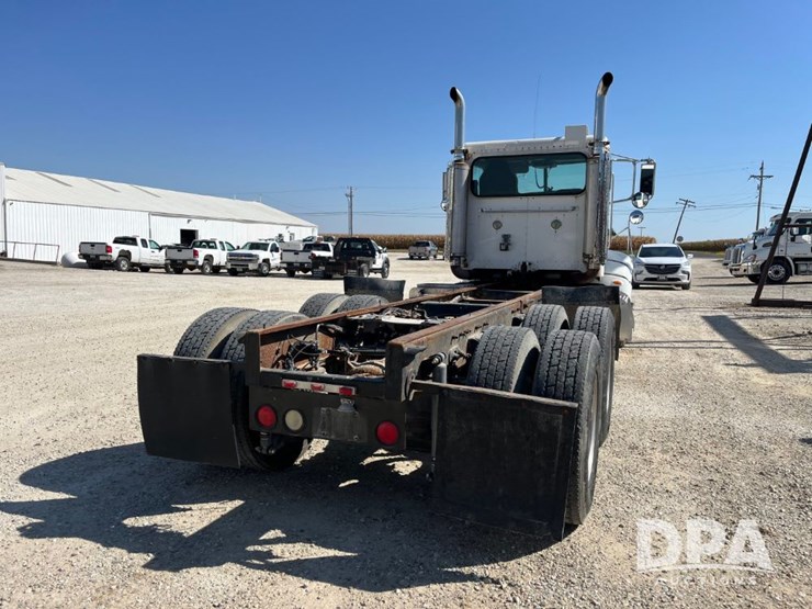 2007-peterbilt-386-image-8