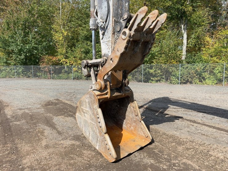 2019-volvo-ec220el-image-12
