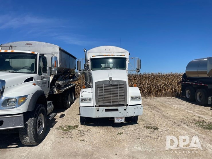 1999-kenworth-t800-image-2