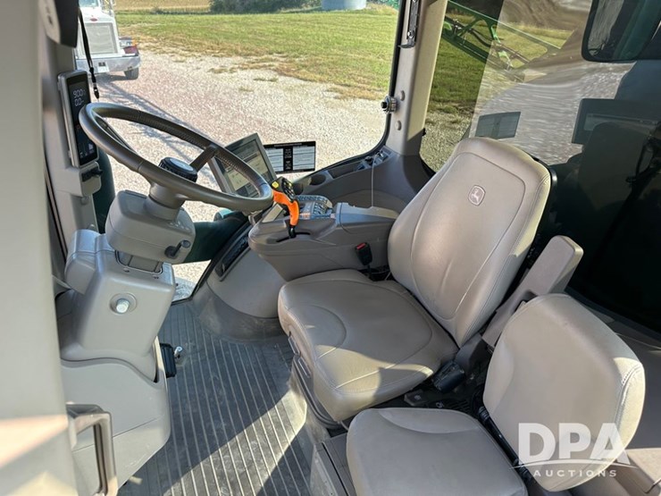 2021-john-deere-r4044-image-32