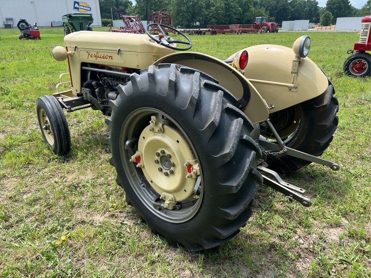 massey-ferguson-40-image-3