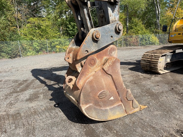 2019-deere-300g-lc-image-13