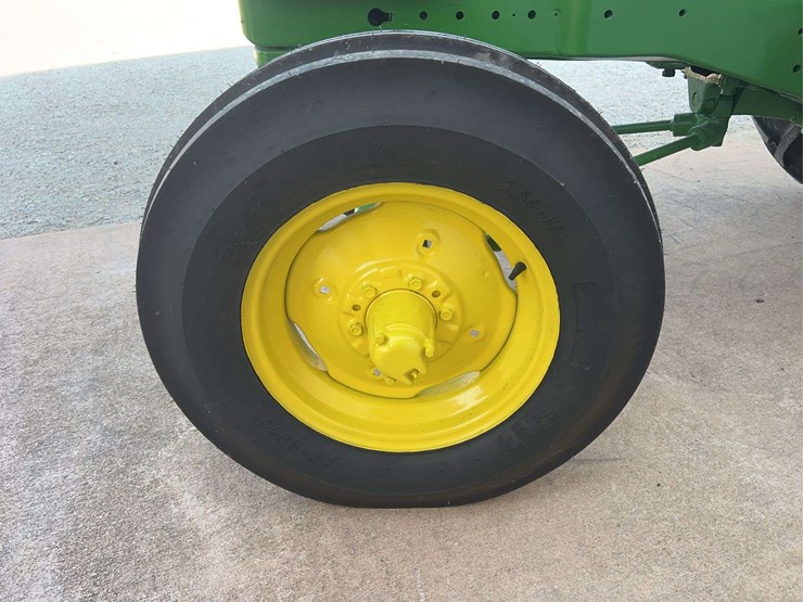 1955-john-deere-70-image-17