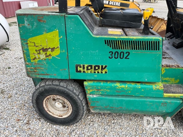 clark-gps25mc-forklift-(jn3106,-unit-3002)-image-14