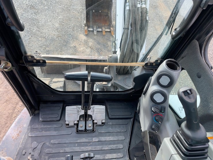 2013-bobcat-e42-image-31