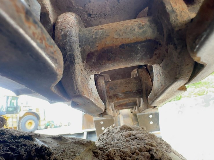 2021-caterpillar-305-image-23