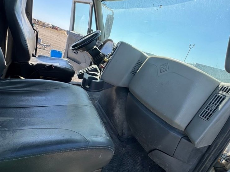 2012-international-durastar-4400-image-6