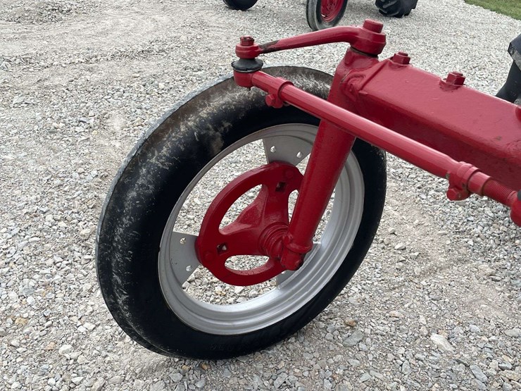 farmall-130-image-17