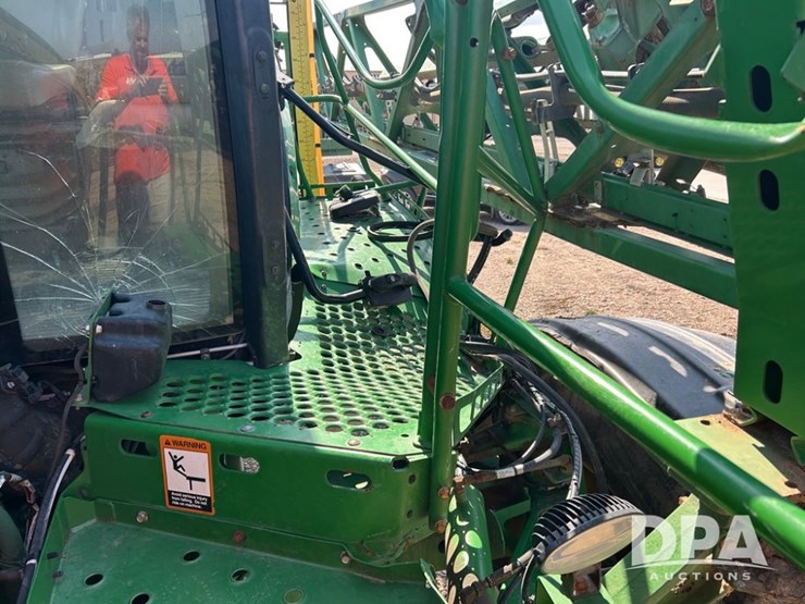2019-john-deere-r4045-image-34
