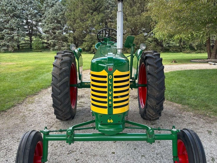 1957-oliver-super-66-image-8