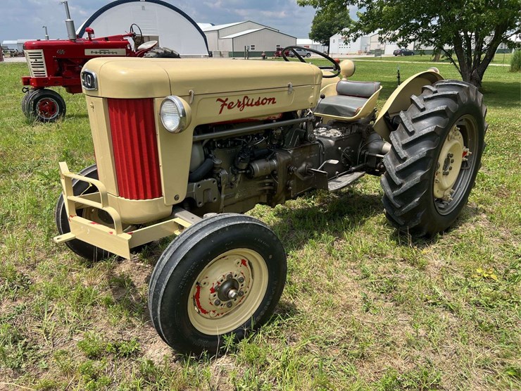 massey-ferguson-40-image-1