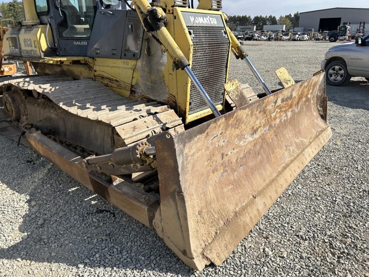 komatsu-d65px-image-10