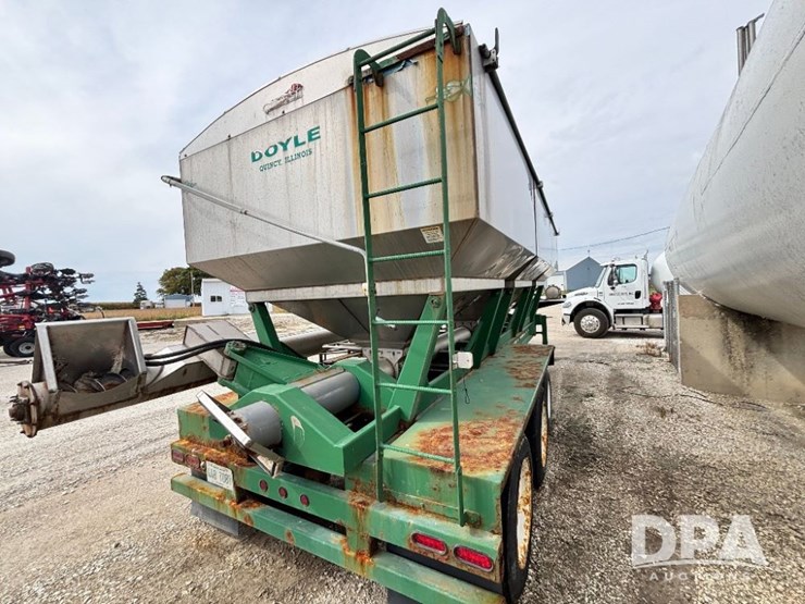 2015-behnke-dry-tender-trailer-(gp11556)-image-10