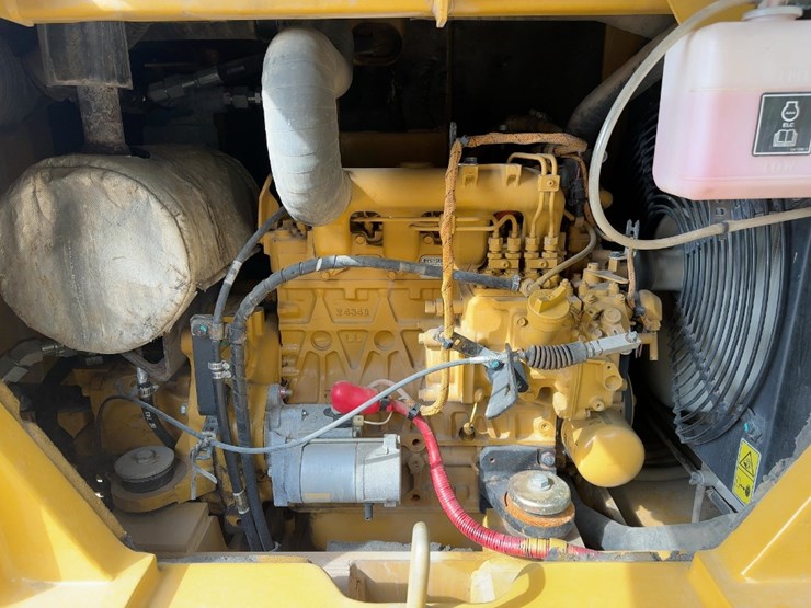 2021-caterpillar-305-image-35
