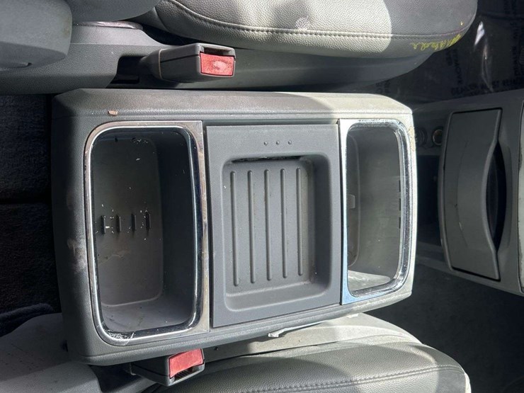 2008-chrysler-town-&-country-image-14