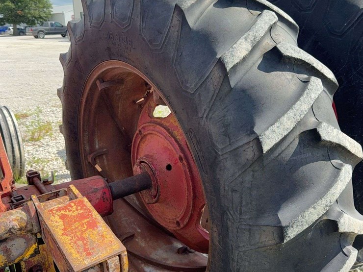 farmall-560-diesel-image-12