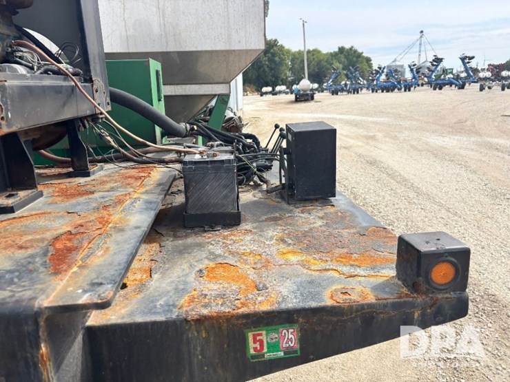 2015-behnke-dry-tender-trailer-(gp11556)-image-21