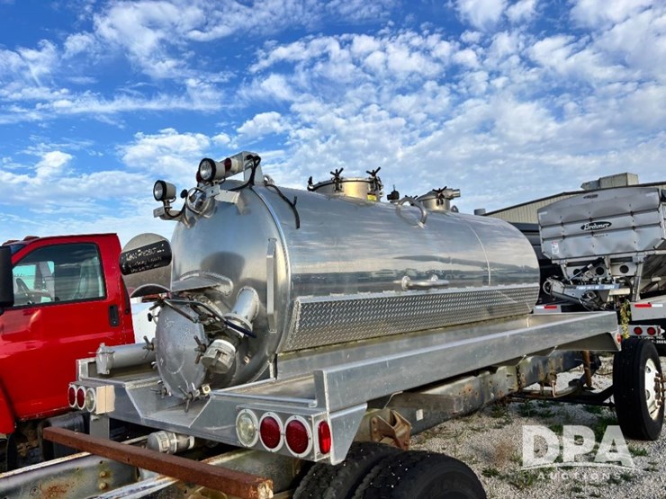 2015-custom-tank-image-3