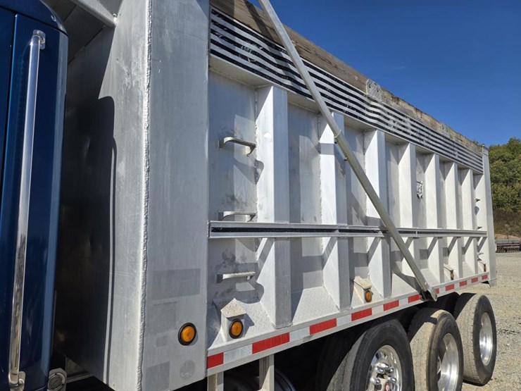 2017-kenworth-t880-image-21