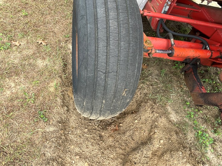 massey-ferguson-510-image-13