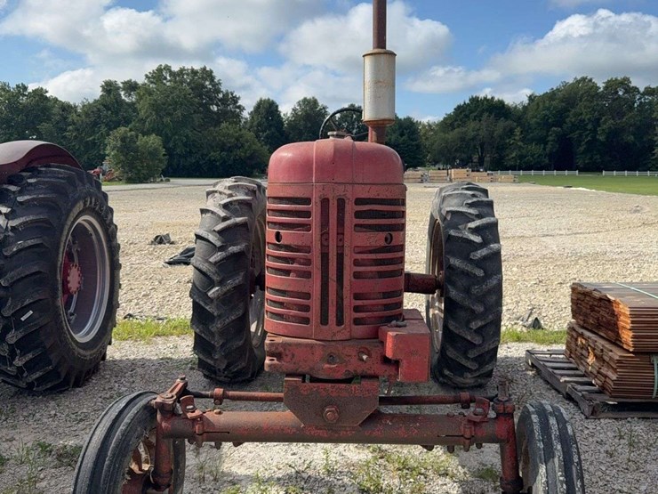 farmall-400-image-3