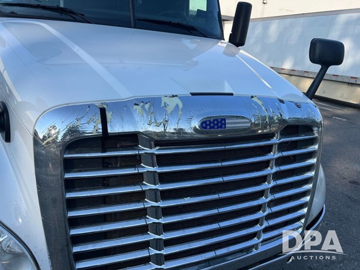 2016-freightliner-tr-125-semi-(ls0419,-unit-884)-image-15