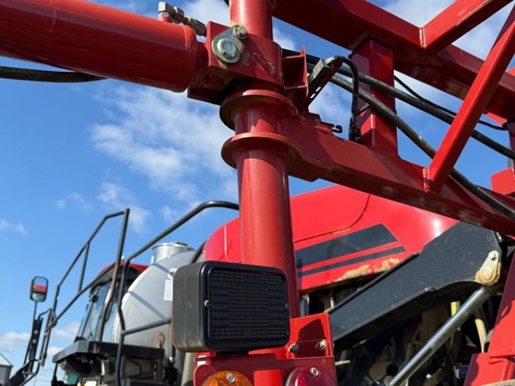2018-case-ih-patriot-3340-image-35