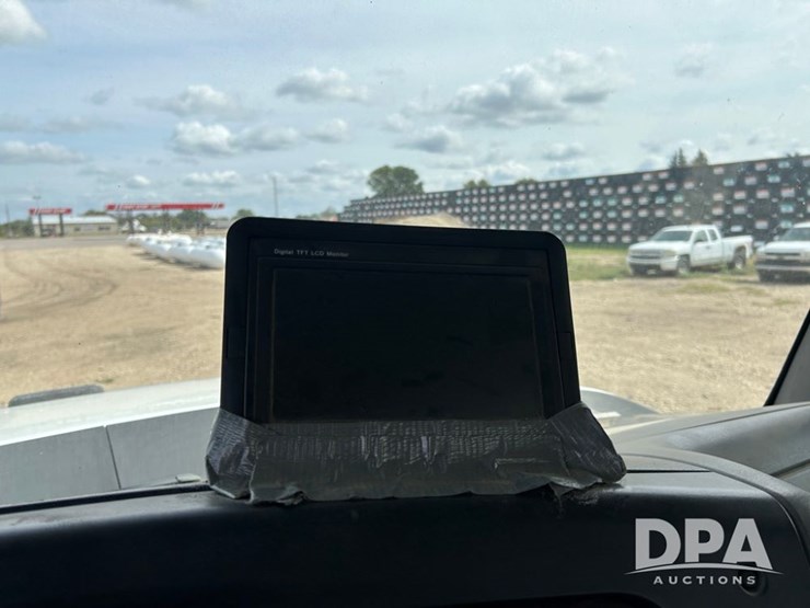 2016-freightliner-108sd-image-44
