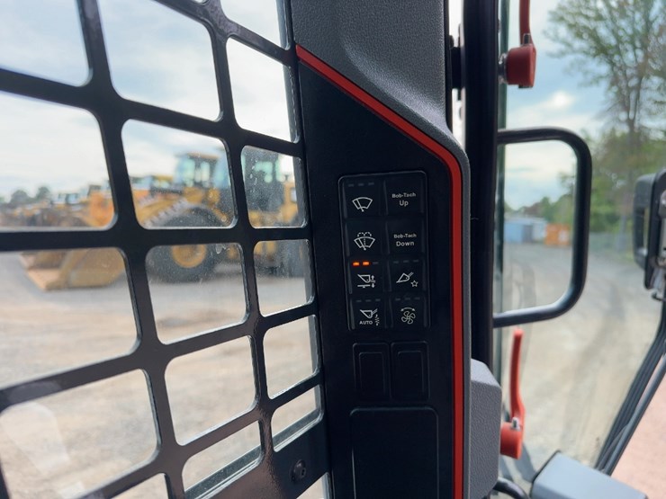 2025-bobcat-t76-image-22