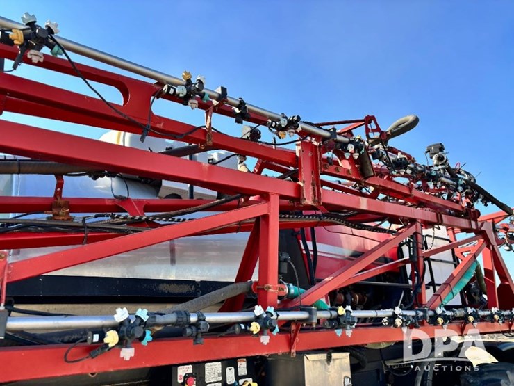 2015-case-ih-patriot-4440-image-79