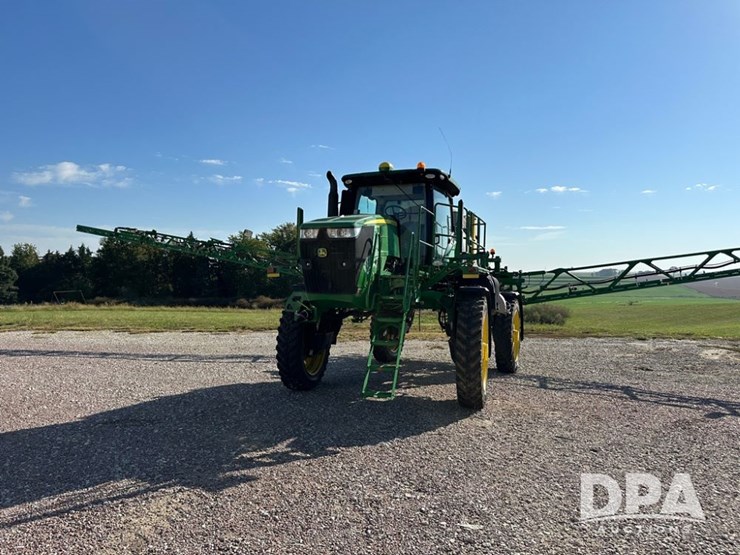 2021-john-deere-r4044-image-2
