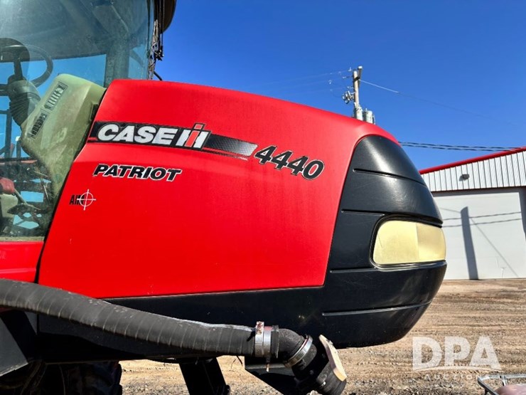 2015-case-ih-patriot-4440-image-73