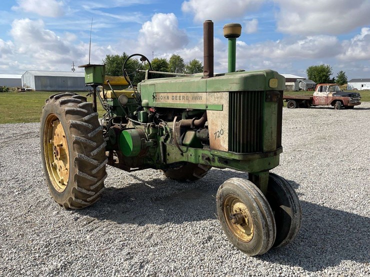 john-deere-720-image-1
