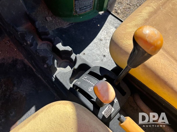 john-deere-gator-image-29