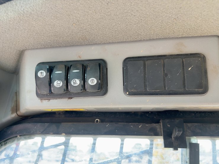 2019-caterpillar-259d-image-21