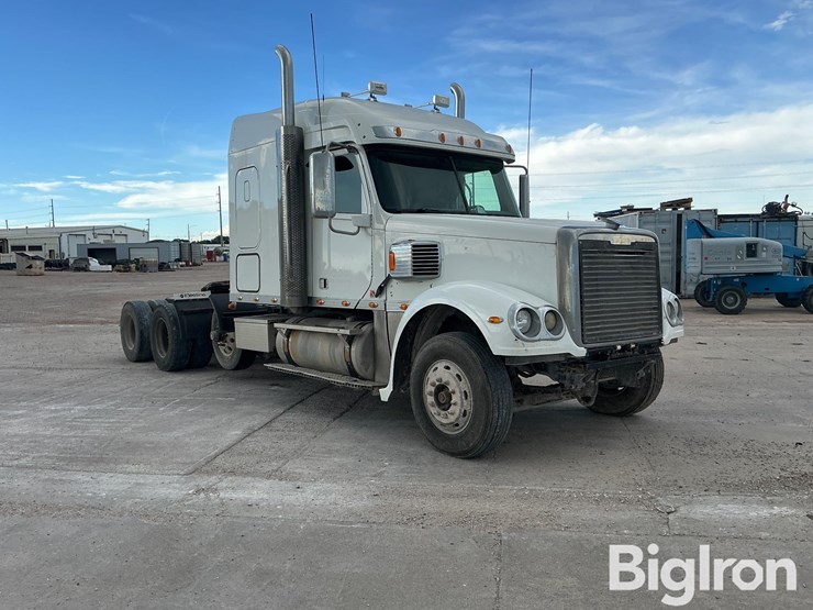 2013-freightliner-coronado-132-image-3