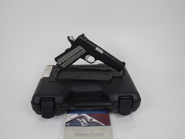 #60-•-#1214-•-dan-wesson-valor-semi-automatic-pistol-45-acp.-image-1