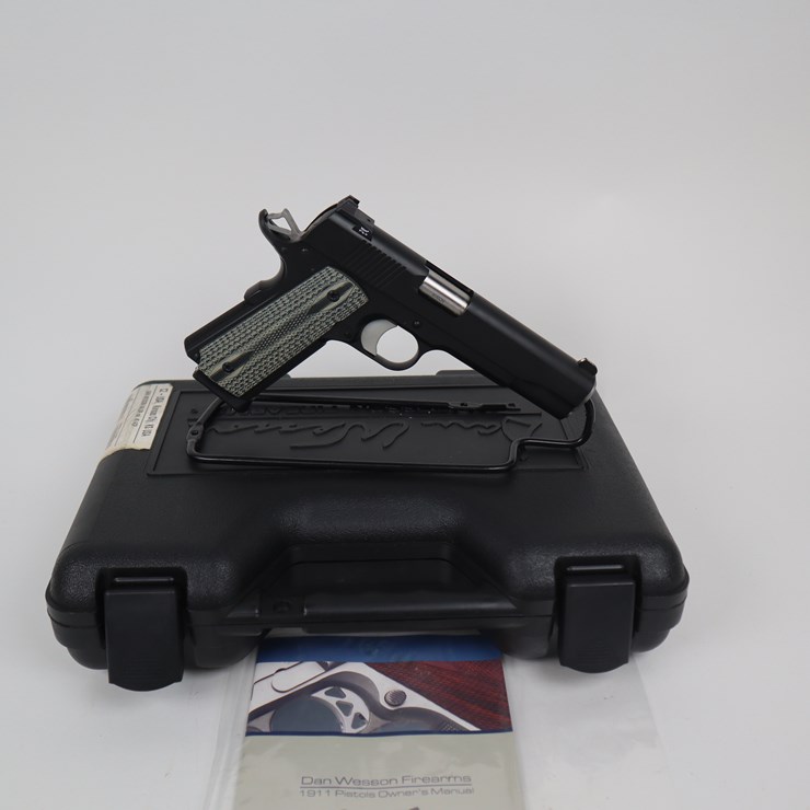 #60 • #1214 • Dan Wesson Valor Semi-Automatic Pistol 45 ACP.