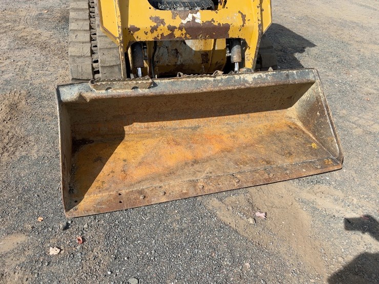 2019-caterpillar-259d-image-8